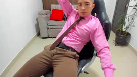 Snapshot of sebastian_oconnor77 chatting on January 25, 12:37 pm juan sebastian online show from January 25, 12:37 pm