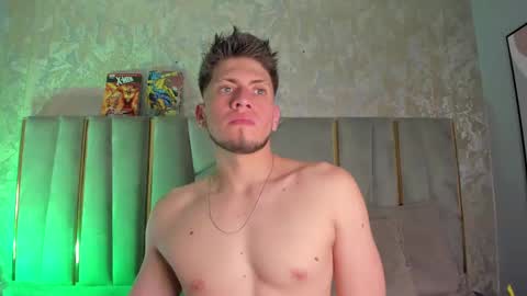 Snapshot of sebastianmaximoff chatting on September 18, 9:17 pm Sebastian online show from September 18, 9:17 pm