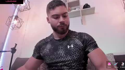 Snapshot of sebastianvilla__ chatting on March 12, 7:59 pm Instagram jeanpaulfit online show from March 12, 7:59 pm