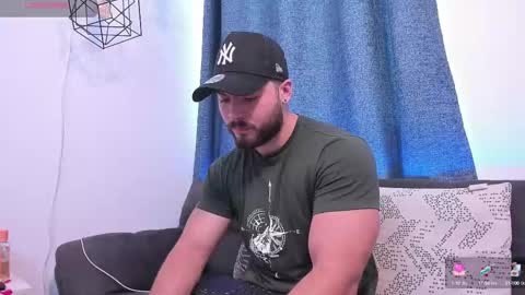 Snapshot of sebastianvilla__ chatting on February 25, 3:38 pm Instagram jeanpaulfit online show from February 25, 3:38 pm