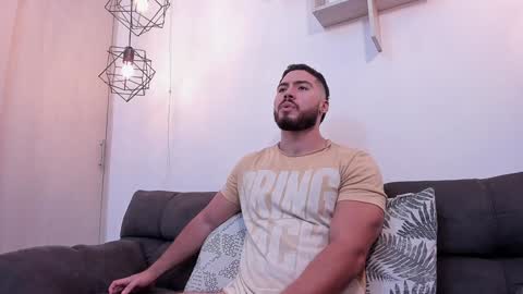 Snapshot of sebastianvilla__ chatting on January 24, 7:28 pm Instagram jeanpaulfit online show from January 24, 7:28 pm