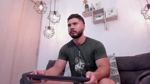 Snapshot of sebastianvilla__ chatting on January 19, 1:01 pm Instagram jeanpaulfit online show from January 19, 1:01 pm