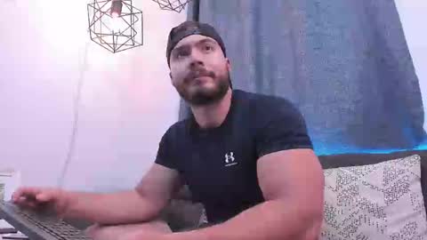 Snapshot of sebastianvilla__ chatting on February 23, 9:58 pm Instagram jeanpaulfit online show from February 23, 9:58 pm