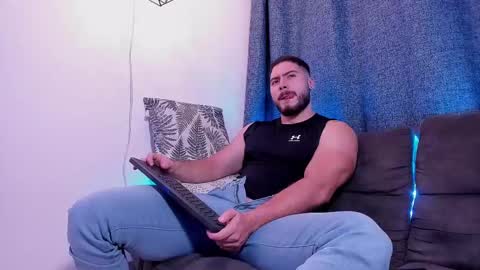Snapshot of sebastianvilla__ chatting on February 11, 11:22 pm Instagram jeanpaulfit online show from February 11, 11:22 pm