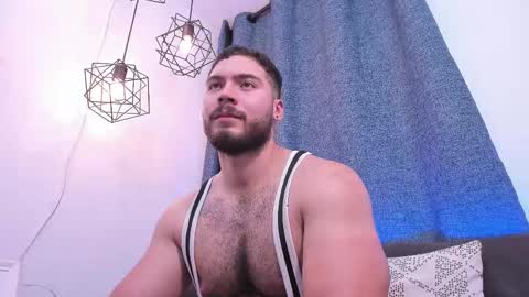 Snapshot of sebastianvilla__ chatting on February 21, 1:00 am Instagram jeanpaulfit online show from February 21, 1:00 am