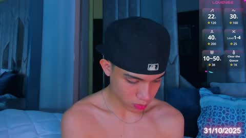 Sebastian online show from October 31, 9:07 pm