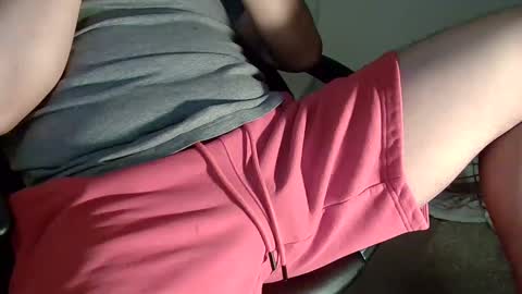Snapshot of senorgrower chatting on December 5, 6:10 am Mr. Watch Me Grow online show from December 5, 6:10 am