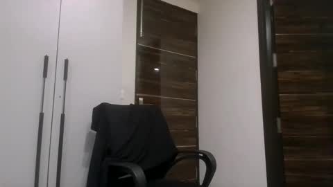 Sentient Being online show from November 3, 7:04 pm