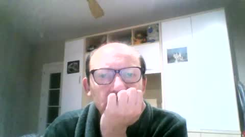 Snapshot of serrano49 chatting on January 6, 3:31 am serrano49 online show from January 6, 3:31 am