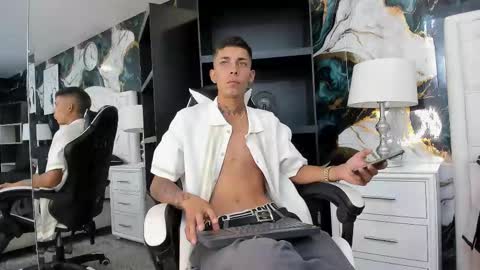 Snapshot of sex_drop chatting on October 27, 3:03 pm Smith Santiago   online show from October 27, 3:03 pm
