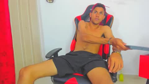 Snapshot of sexy_latin_cum chatting on October 16, 9:45 pm sexy_latin_cum online show from October 16, 9:45 pm