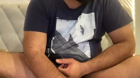sexyboy37040799 online show from August 3, 12:44 pm