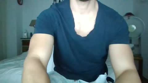 Snapshot of sexyyphilip chatting on December 22, 7:44 am sexyyphilip online show from December 22, 7:44 am