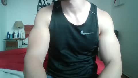 Snapshot of sexyyphilip chatting on September 9, 7:35 pm sexyyphilip online show from September 9, 7:35 pm