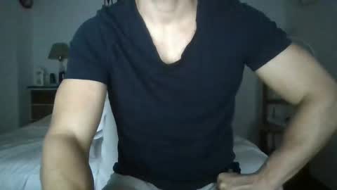 Snapshot of sexyyphilip chatting on December 21, 3:47 am sexyyphilip online show from December 21, 3:47 am