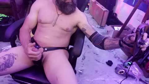 shadetreepornstar online show from May 11, 12:45 am