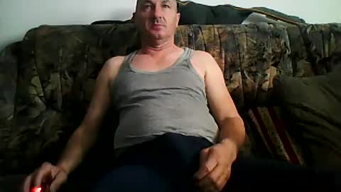 Snapshot of shaomy711 chatting on January 1, 8:35 am excelo21 online show from January 1, 8:35 am