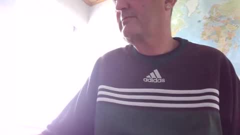 Snapshot of sharpshoder chatting on September 15, 10:38 am Peter online show from September 15, 10:38 am