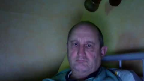 Snapshot of sharpshoder chatting on January 10, 7:43 pm Peter online show from January 10, 7:43 pm