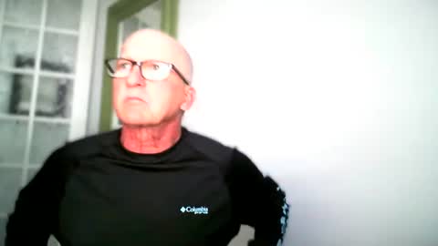Snapshot of shaved4good chatting on January 5, 6:35 pm shaved4good online show from January 5, 6:35 pm