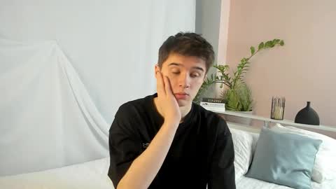 Max online show from February 21, 1:06 am