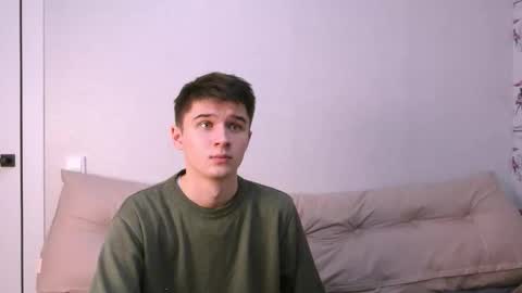 Max online show from November 28, 6:32 pm