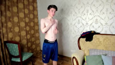 Max online show from October 11, 7:18 pm