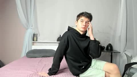 Max online show from January 18, 7:27 pm