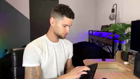 Shia online show from April 30, 3:08 pm