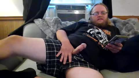 Snapshot of shifty885 chatting on September 25, 10:41 pm shifty885 online show from September 25, 10:41 pm