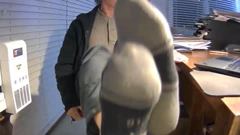 nikolas send dm for an appointment online show from December 13, 3:38 am