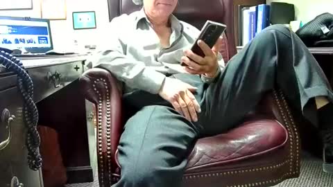 nikolas send dm for an appointment online show from February 12, 10:15 pm