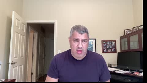 Snapshot of showmet chatting on October 14, 7:10 pm Chicago Guy online show from October 14, 7:10 pm
