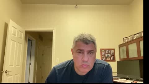 Snapshot of showmet chatting on October 15, 11:01 pm Chicago Guy online show from October 15, 11:01 pm
