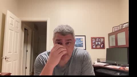 Snapshot of showmet chatting on October 19, 12:04 am Chicago Guy online show from October 19, 12:04 am