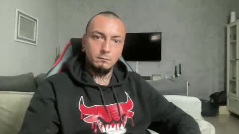 sidvicious23cm online show from March 17, 5:26 pm