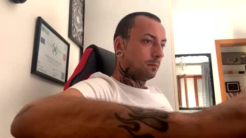 Snapshot of sidvicious23cm chatting on September 24, 8:24 am sidvicious23cm online show from September 24, 8:24 am