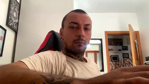 Snapshot of sidvicious23cm chatting on September 26, 8:34 am sidvicious23cm online show from September 26, 8:34 am