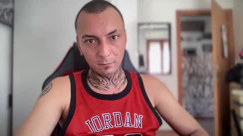 Snapshot of sidvicious23cm chatting on September 19, 1:33 pm sidvicious23cm online show from September 19, 1:33 pm