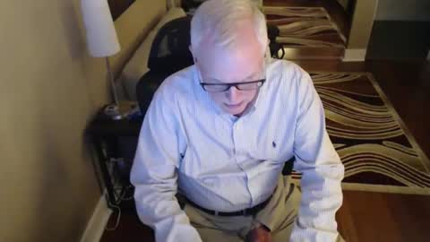 silverfox online show from December 4, 3:35 am