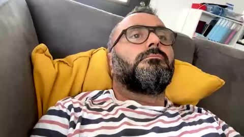 Snapshot of simon_bb chatting on September 12, 7:30 am Si online show from September 12, 7:30 am