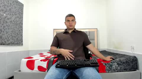 SIMON KELER online show from June 5, 3:18 pm