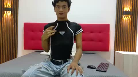   online show from June 9, 11:01 am