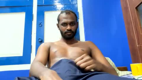 Snapshot of singletamilblackboy chatting on February 10, 8:21 pm singletamilblackboy online show from February 10, 8:21 pm