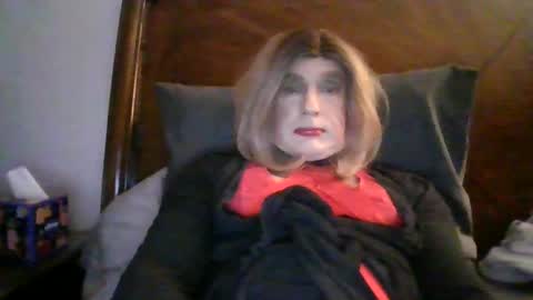 wants to suck cock online show from March 23, 2:06 am