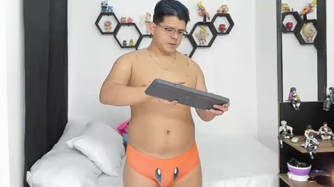 Siul Thompson online show from February 18, 6:28 pm