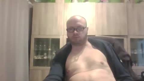 sixten113 online show from March 27, 8:18 am