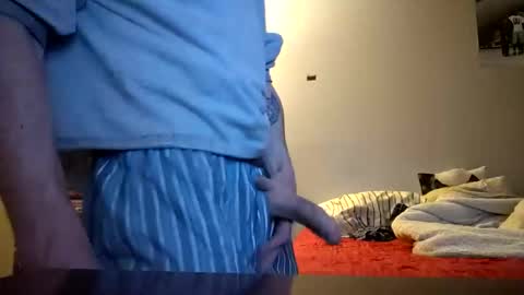 Snapshot of skater_v2 chatting on January 8, 10:16 pm Christopher online show from January 8, 10:16 pm