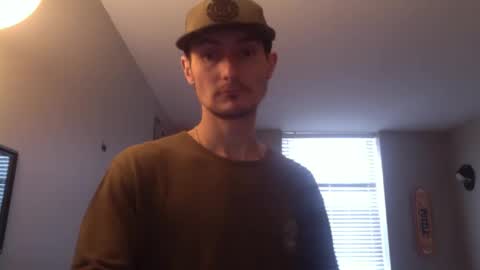 Snapshot of skater_v2 chatting on February 18, 8:26 pm Christopher online show from February 18, 8:26 pm