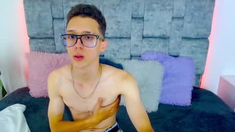 Snapshot of skinny_bigcock20 chatting on February 22, 8:05 pm skinny_bigcock20 online show from February 22, 8:05 pm